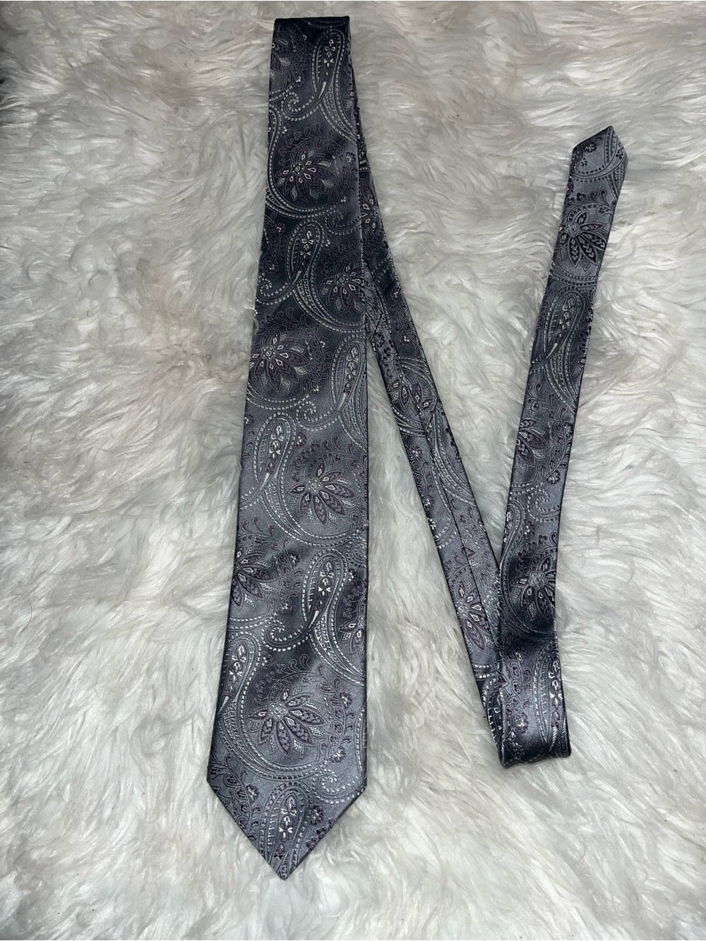 Silver Paisley Men's Tie - Classic Formal Style